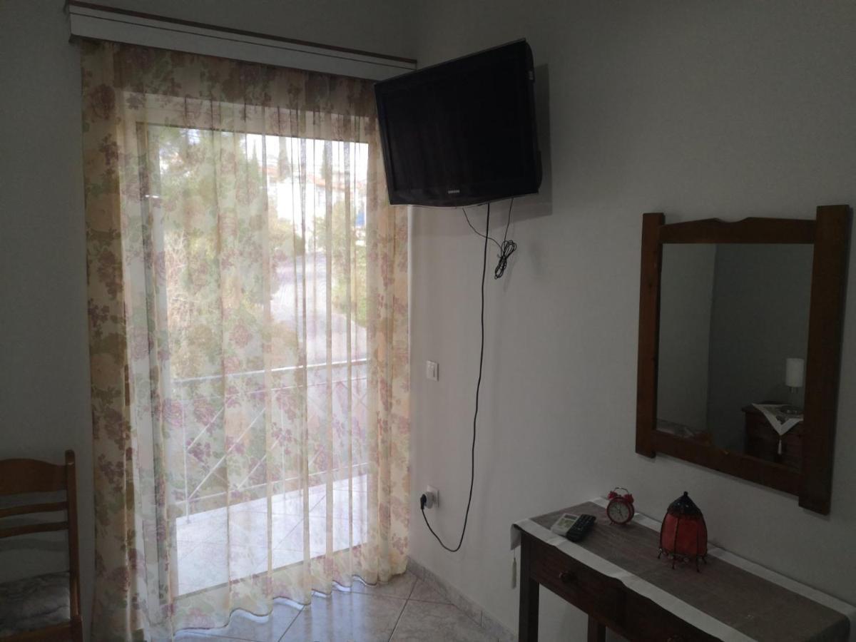 Panos & Antzy Apartments Kalamata Dış mekan fotoğraf